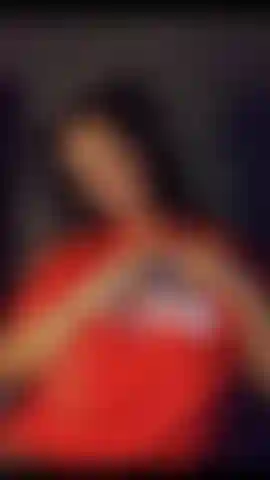 Milf desnuda haciendo twerk y digitación.