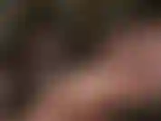 Ama pone sus maravillosos pies descalzos en alto.