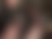 Mi ama busca una zorra de pies para sus increíblemente sexys pies en medias negras transparentes. Huélelos, lámelos, saborea el sudor de mis medias y abre la boca para que te los folle.