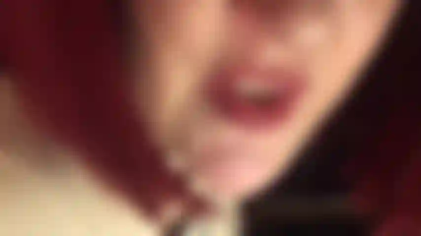 Ama usa mucha saliva para una paja descuidada en látex.