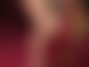 Fetichista de pies, adoro los tacones altos: tacones rojos brillantes y arcos espectaculares. Juego con zapatos y coqueteo con pies colgantes para sumisos.