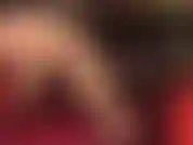 Piernas en pantimedias color canela brillante, tacones altos con tiras, provocación de pollas. Las piernas de nailon brillante de la señora vivian son maravillosas para arrodillarse frente a ellas. Y de vez en cuando, provocará tu pene dolorido con sus guantes y su pie.