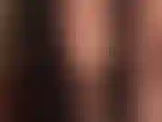 Mis piernas envueltas en pantimedias son tu fetiche: no puedes pasar de estas increíbles piernas largas en pantimedias brillantes, hasta este trasero redondo perfecto.