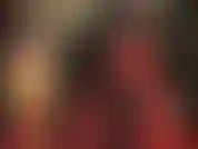 Llevo un mono con botas rojas de cuero y un strap-on rojo grueso a juego. Una vez que tengas el ojete abierto, es hora de una doble penetración con dos pollas.