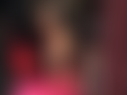 Los tacones rojos son tu debilidad: la amante vivian disfruta viéndote babear al ver tacones rojos brillantes, provocando con sus piernas largas en pantimedias y sus pies sexys.