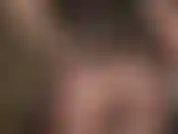 Adoración del culo desde medias negras transparentes hasta el culo desnudo.