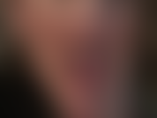 Adicta a la sabrosa saliva de la amante vivian: la amante usa látex negro caliente y se burla con su lengua y boca, alimentándote con mucha saliva deliciosa.