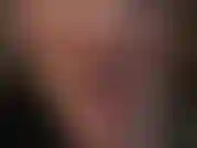 Adicta a la sabrosa saliva de la amante vivian: la amante usa látex negro caliente y se burla con su lengua y boca, alimentándote con mucha saliva deliciosa.