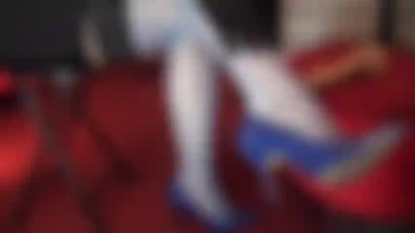 Provocada y agotada por los pies y tacones de mi amante.