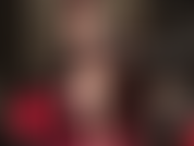 Las botas de cuero se quitan para permitir la adoración de los pies de nailon perfectos de la amante vivian. ( Hd).