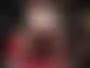 Seducida por tu hermosa diosa. Admira estas piernas largas y sensuales, estos muslos, estas caderas, envueltas en medias de seda.