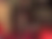 El lugar a mis pies se ha convertido en tu hogar. Nada es más importante, más satisfactorio, que adorar mis tacones. No importa si tu lengua se cansa o te duele, sigues lamiendo, preparándote para la polla.