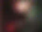 Ama de prisión de látex. Este brillante atuendo fetichista requiere tu atención. Bésame el trasero o serás castigada con mi fusta.