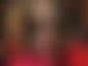 Babeo por la vista de los increíbles pies descalzos de mi amante mientras ella se burla de tu polla con sus manos desnudas.