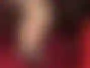 Maravillosas medias de color piel suaves y brillantes, suelas y dedos que se mueven lentamente.