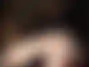 Admira mis largas y sensuales piernas con medias y ligueros vintage, mis hermosos pies con medias de nailon y tacones. Observa cómo me quito lentamente estas medias para llegar a mis pies y piernas descalzos.