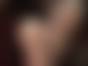 Mi sumiso, amante de los calcetines, se deja tentar por mis suaves y esponjosos calcetines. Por no limpiar bien mis calcetines, recibirá unos fuertes golpes de mi fusta, y luego el suave roce de mis suaves calcetines.