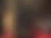 Ama de cuero, ordeñando lentamente el semen de tu polla de esclavo. Vestida con capas de cuero, guantes, botas, gafas de sol y sombrero de cuero.