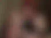 Mis manos desnudas acarician pollas enormes. Te encantan mis dedos largos, delgados y perfectos alrededor de una polla enorme. Mi ama acaricia una polla negra y luego un enorme consolador blanco.