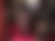 Provocativa sensual en medias vintage, ligas y fetichismo de pies.