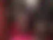 Provocativa sensual en medias vintage, ligas y fetichismo de pies.