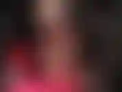 Ama se desliza sobre unas sexys medias de látex transparentes con costura de color nude brillante, provocando con sus piernas largas y sexys y sus bonitos dedos de los pies.