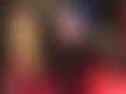 Veamos si tu pene aguanta esta provocación irresistible con culo y piernas en shorts de satén azul brillante y botas negras altas. Al final, mi ama te dejará goteando y suplicando por la liberación...