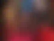 Adora la gran polla blanca de tu reina de látex. Tu reina sabe lo que necesitas: necesitas mi sabrosa y gorda polla. Mis piernas, mi culo, mi polla... Saca la lengua para lamer y chupar.