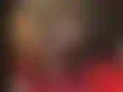 Desde provocaciones con los pies descalzos hasta medias de encaje negro sexy y pisotear un consolador blanco con sexys tacones peeptoe.