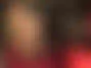 Medias color canela extra brillantes, tacones altos con tiras, dominación con strap-on bbc, adoración de culo y pies.