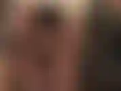 Besa y adora mi trasero con una falda ajustada de licra negra y medias de rejilla calientes, junto con mis pies. Cuenta regresiva de semen con los dedos al final.