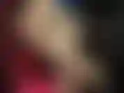 Paja en vestido de látex azul: estos guantes de goma negros resbaladizos provocan hasta la última gota de semen de tu polla de esclava.