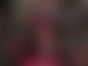 Ama se burla de la mariquita guarra mostrando una variedad de sus bonitas bragas.