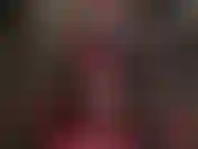 Ama se burla de la mariquita guarra mostrando una variedad de sus bonitas bragas.