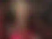 Medias brillantes, bragas de encaje y medias sexys con top de encaje. Ama, usa bonitas bragas y medias de encaje para expulsar el líquido preseminal de tu pene. Ama, te haré correrte sin parar.