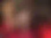 Ama se burla de una polla con tacones de tiras sexys y dedos de los pies en pantimedias.