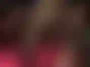 Látex azul, medias de encaje, tacones de plataforma abiertos, fetiche de pies: es imposible resistirse a la señora vivian en goma y medias de nailon. Tu polla palpita, mi señora me provoca con tacones y pies.