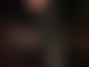 Fetichista de pies por la castidad. Mi ama tiene la llave de tu jaula de pene en su tobillo, justo frente a ti mientras adoras, hueles y lames mis pies en medias de nailon rotas. Si tan solo pudieras llegar a mis pies descalzos...