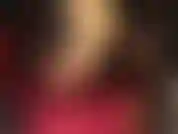 Para mis lacayos: un raro clip de mis uñas de los pies pintadas en medias color piel extremadamente brillantes, tacones de cuero colgantes.