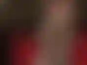 Hipno con rostro y pie de nailon envuelto en varias capas de medias. Concéntrate en el movimiento del pie.