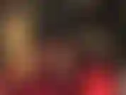 La señora vivian se viste con un látex brillante, sexy y ajustado. El látex fue creado para estas curvas increíbles.