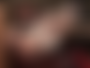 Capas de medias con top de encaje, parte 2/2: cuanto más brillantes, mejor. A las dos nos encantan las capas de nailon, así que disfrutemos de la sensación de usar varias medias y pantimedias en las piernas, los pies, el trasero...