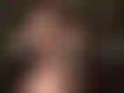 Huele mis pies descalzos. Ama te frota su delicioso pie sudoroso por toda la cara y te lo mete en la boca.