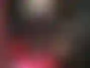 Adoro mi cuerpo sexy y sensual en leggings ajustados de efecto mojado, pantimedias y tacones altos con blusa y corsé.