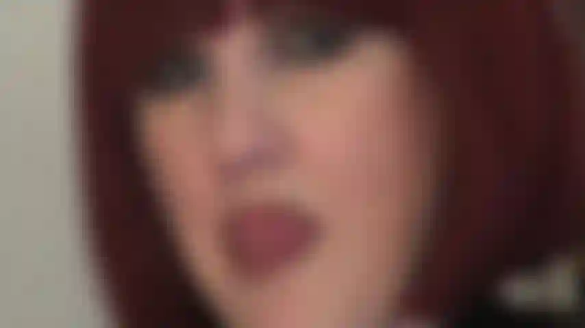 Sin saber qué pasa abajo... Puede que me haya dejado llevar y me haya entregado demasiado a mis propios placeres... Deja volar tu imaginación. Disfruta... :-).