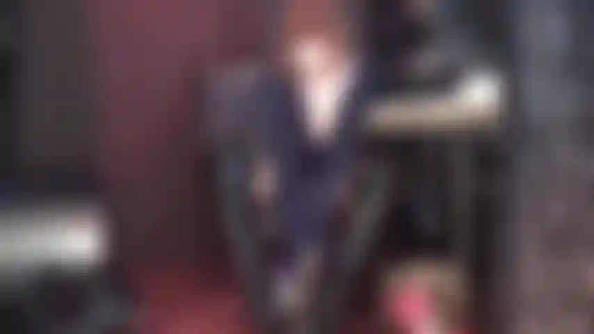 Tu pequeño pene es inferior a las grandes pollas negras de mi ama. La bbc te excita tanto que complacerás todas las pollas que señale, con la boca bien abierta para recibir las corridas más grandes.