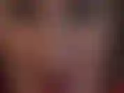 No te puedes resistir a estos labios... Harás cualquier cosa cuando mi amante te provoque con sus muy sexys y hipnotizantes labios rojos brillantes, su lengua larga y sus penetrantes ojos azules...