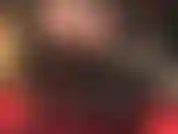 Tu pequeño pene es indigno. Ama acaricia una gran polla negra y se la frota en el culo, mientras tu patético pene se aplasta bajo sus botas de tacón de aguja. Sph, medias de rejilla, adoración del culo.