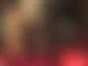 Adoro mis pantalones cortos de satén dorado brillante, combinados con pantimedias brillantes y medias superiores de encaje... Simplemente guau!