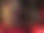 Provocación lenta y sensual con medias superiores de encaje en capas sobre pantimedias, piernas, pies y talones.